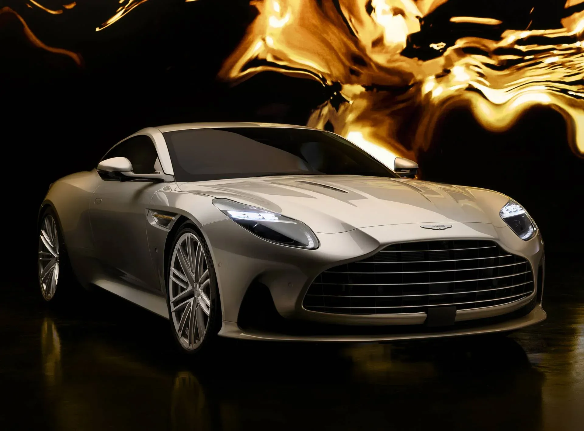 The DB5 reveals its gadgets | James Bond 007